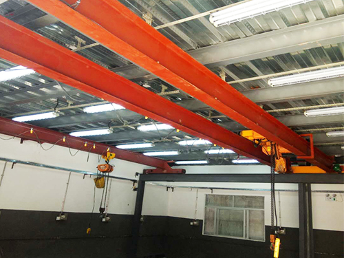 選購東莞起重機的時(shí)候有哪幾個(gè)錯的看法呢？